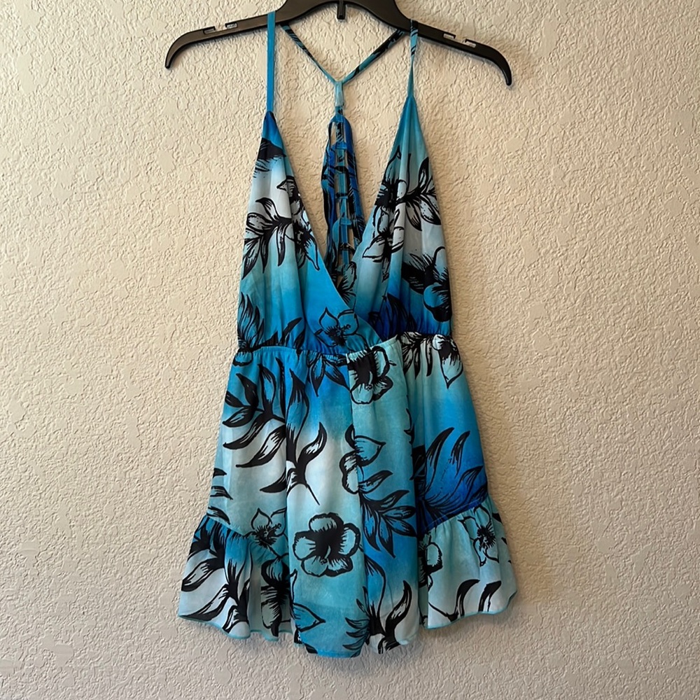 Cute Hawaiian Vici romper with open designed back